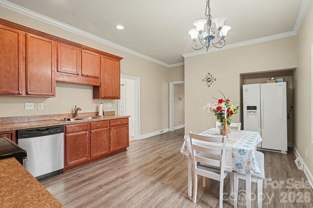 318 E Pressley Avenue, Mooresville, NC 28115