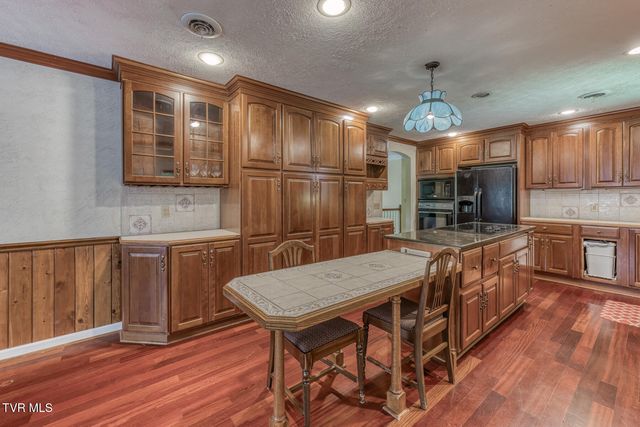 429 Hidden Valley Road, Kingsport, TN 37663