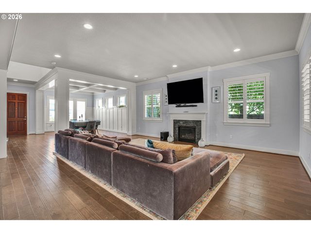 15243 Sw SEINE Dr, Portland, OR 97224