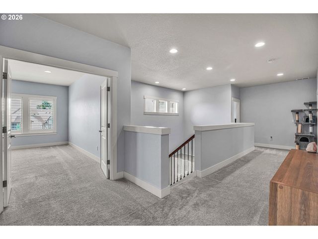 15243 Sw SEINE Dr, Portland, OR 97224