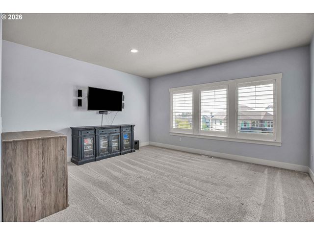 15243 Sw SEINE Dr, Portland, OR 97224
