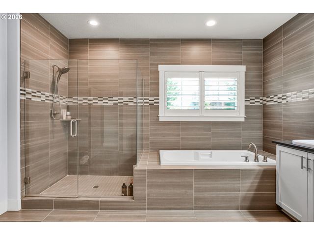 15243 Sw SEINE Dr, Portland, OR 97224