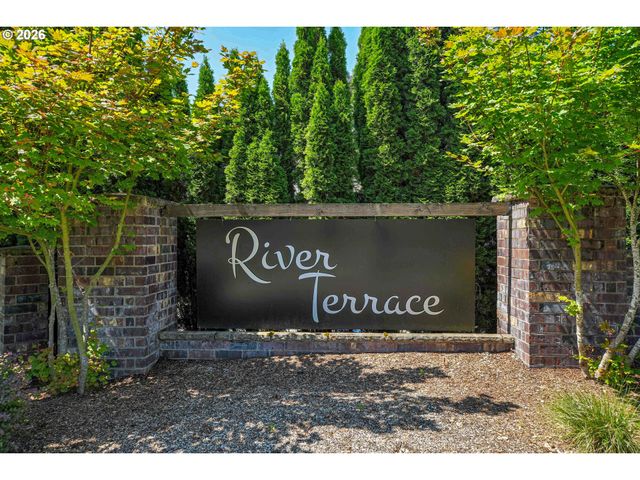 15243 Sw SEINE Dr, Portland, OR 97224
