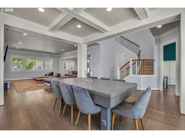 15243 Sw SEINE Dr, Portland, OR 97224