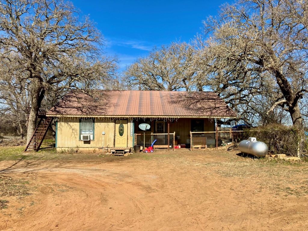 8673 Highway 16, De Leon, TX 76444
