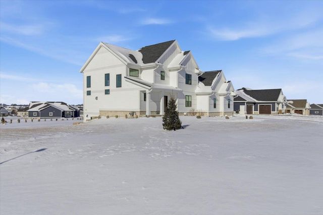 6629 Morning Dew Lane, Sun Prairie, WI 53590