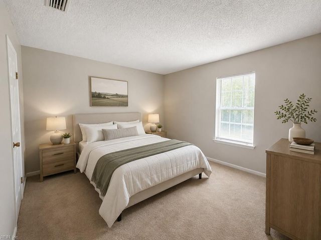 917 Spinnaker CT, Chesapeake, VA 23320