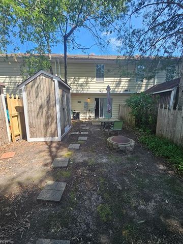 917 Spinnaker CT, Chesapeake, VA 23320