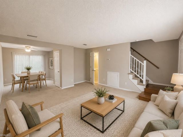 917 Spinnaker CT, Chesapeake, VA 23320