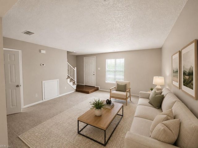 917 Spinnaker CT, Chesapeake, VA 23320
