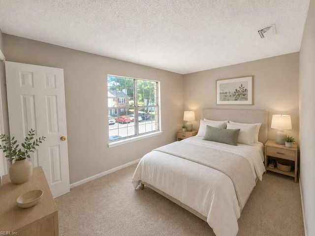 917 Spinnaker CT, Chesapeake, VA 23320