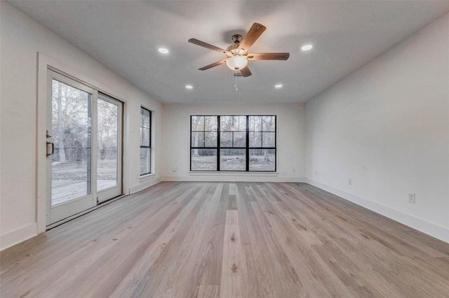 475 County Road 3183, Cleveland, TX 77327