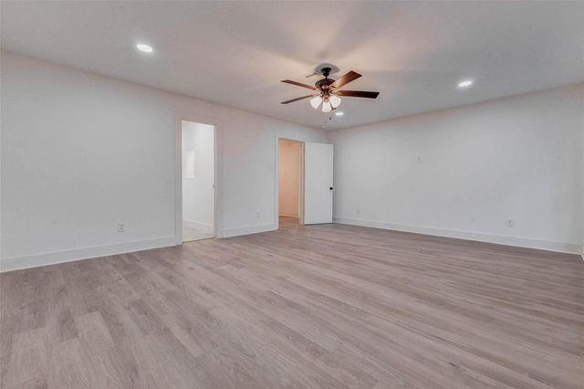 475 County Road 3183, Cleveland, TX 77327