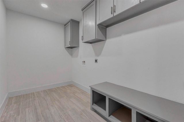 475 County Road 3183, Cleveland, TX 77327