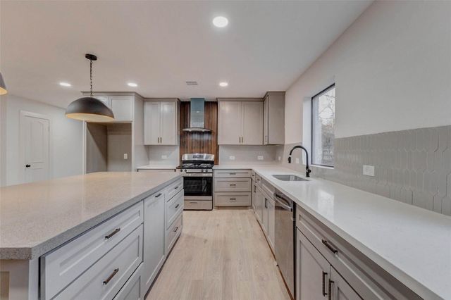 475 County Road 3183, Cleveland, TX 77327