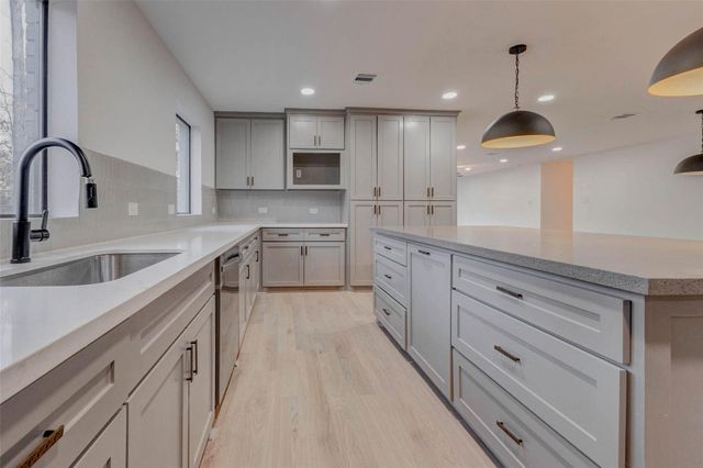 475 County Road 3183, Cleveland, TX 77327