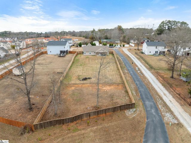 35 Lyman Lake Road, Lyman, SC 29365