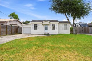 307 Paloma St, Corpus Christi, TX 78412