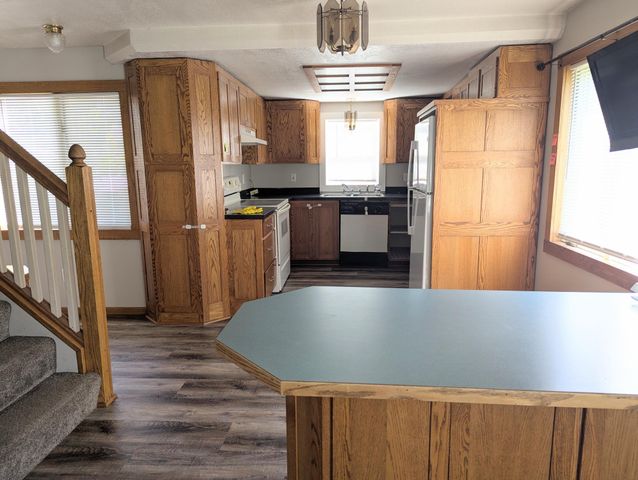 907 2nd Avenue NW, Faribault, MN 55021