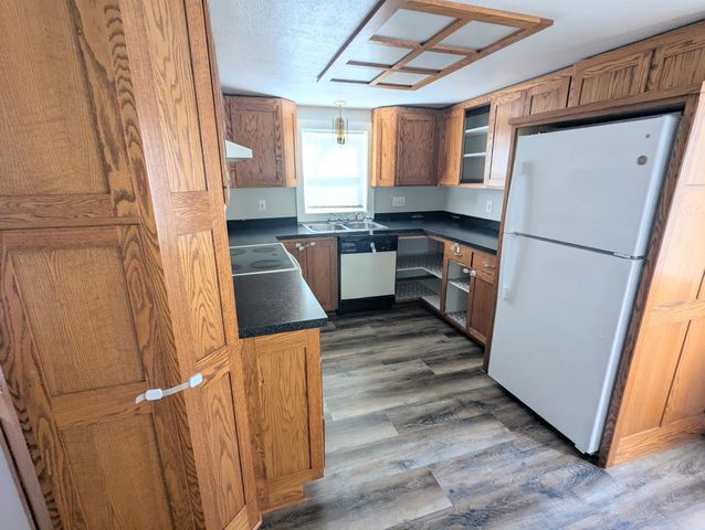 907 2nd Avenue NW, Faribault, MN 55021