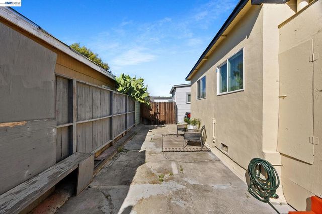 1687 70Th Ave, Oakland, CA 94621
