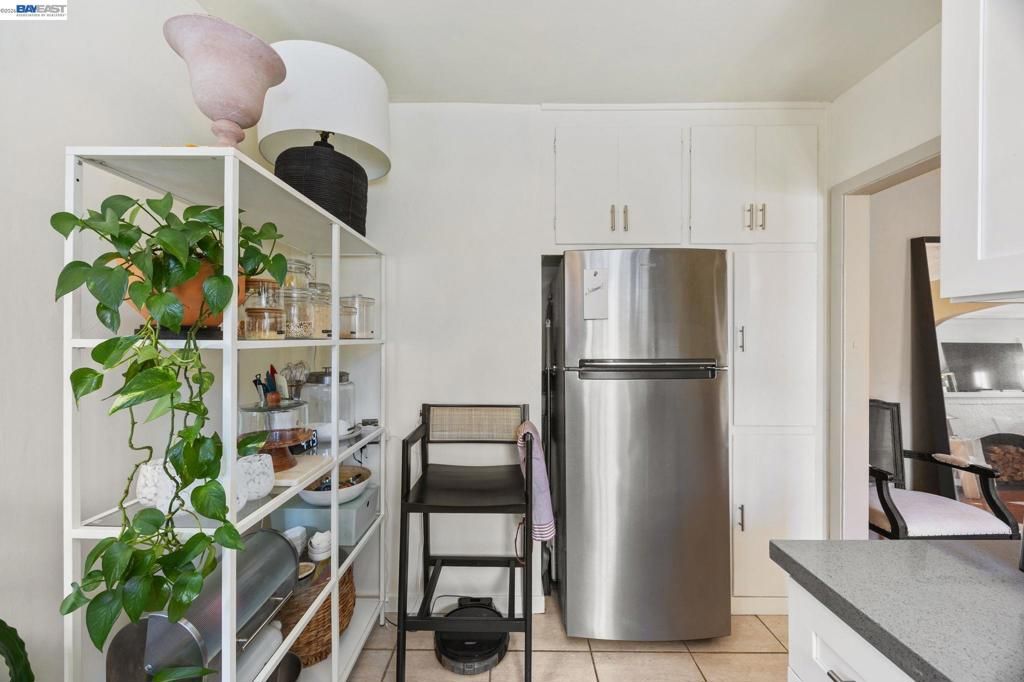 Image 11 of property listing at 1687 70Th Ave, Oakland, CA 94621