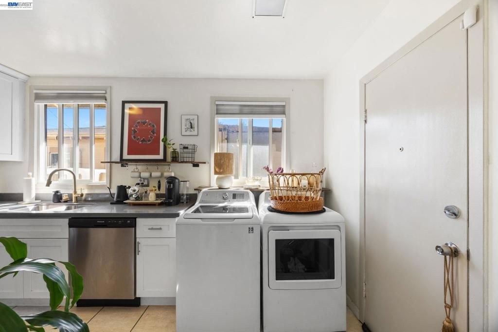 Image 16 of property listing at 1687 70Th Ave, Oakland, CA 94621