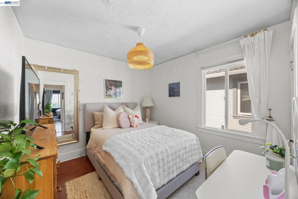 Image 19 of property listing at 1687 70Th Ave, Oakland, CA 94621