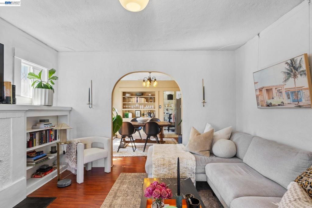 Image 4 of property listing at 1687 70Th Ave, Oakland, CA 94621