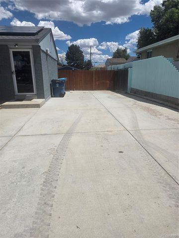 6196 Oneida Street, Commerce City, CO 80022