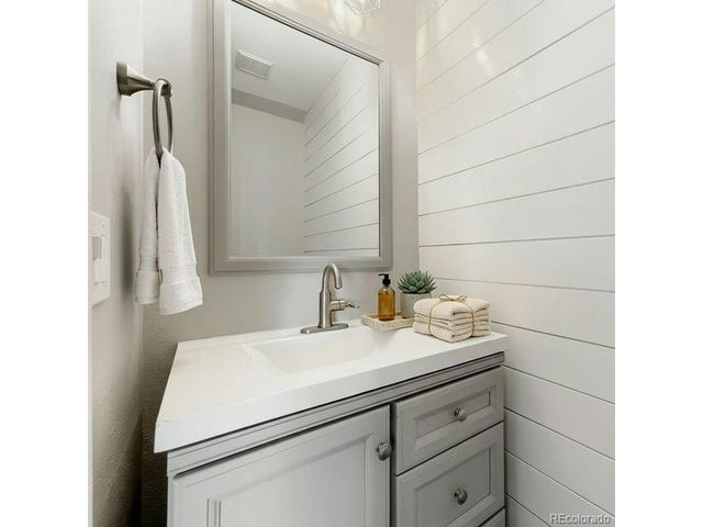 8745 Santa Fe Dr, Thornton, CO 80260