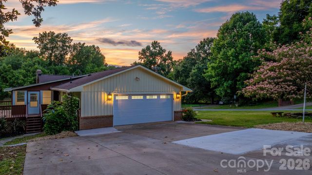 602 Sharon Drive, Statesville, NC 28625