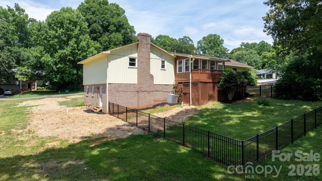 602 Sharon Drive, Statesville, NC 28625