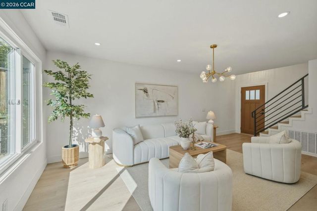 2790 Marsh Dr, San Ramon, CA 94583