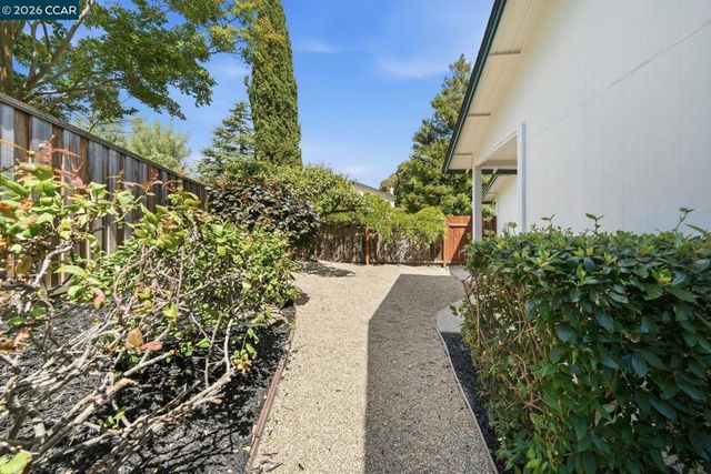2790 Marsh Dr, San Ramon, CA 94583