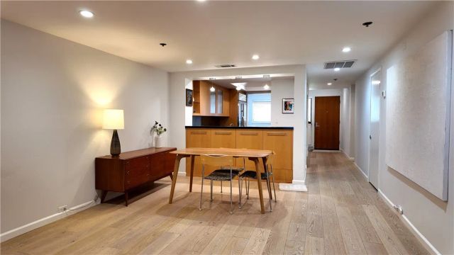 2910 Neilson Way 208, Santa Monica, CA 90405