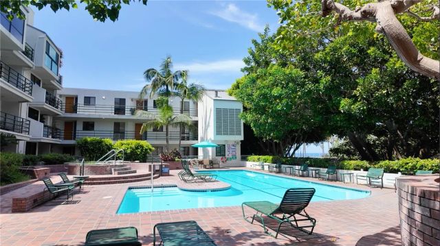 2910 Neilson Way 208, Santa Monica, CA 90405