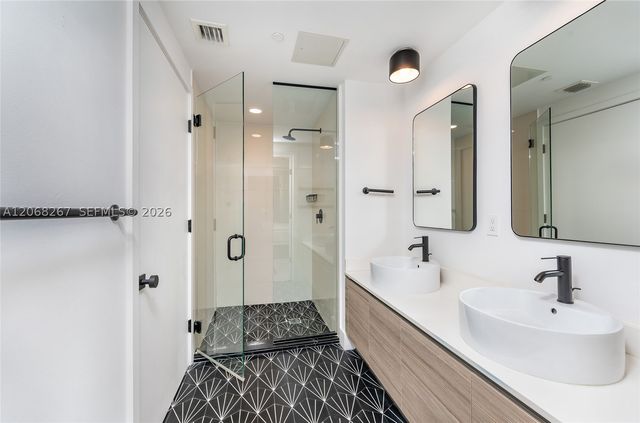 121 NE 34th St 3008, Miami, FL 33137