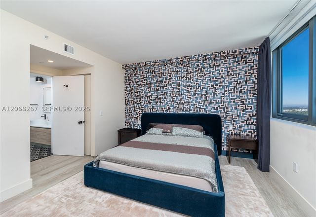 121 NE 34th St 3008, Miami, FL 33137