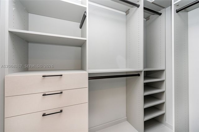 121 NE 34th St 3008, Miami, FL 33137