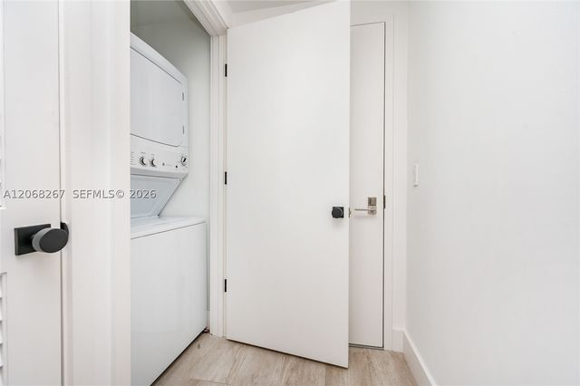 121 NE 34th St 3008, Miami, FL 33137