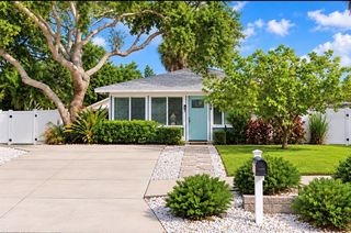 614 LYNDHURST STREET, Dunedin, FL 34698