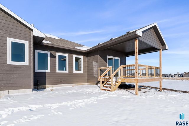 215 E 8th St Street, Tea, SD 57064