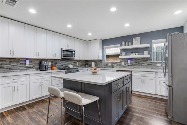 2303 Stone Glen Lane, Carrollton, TX 75007