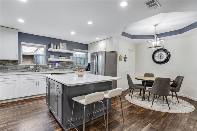 2303 Stone Glen Lane, Carrollton, TX 75007