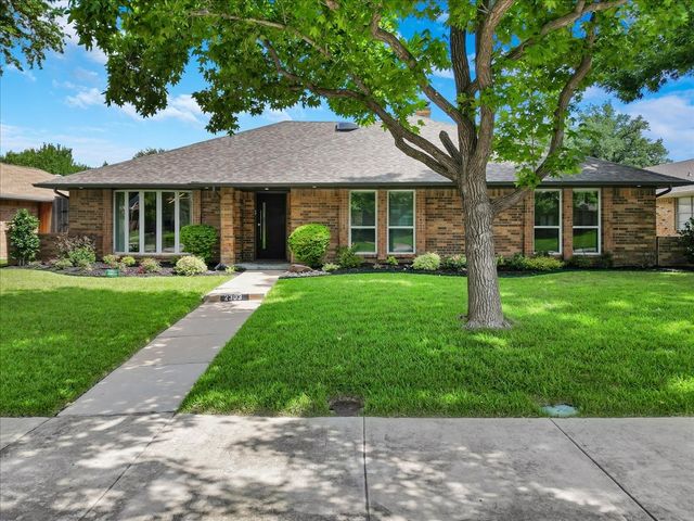 2303 Stone Glen Lane, Carrollton, TX 75007