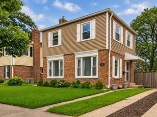 744 Manchester Avenue, Westchester, IL 60154