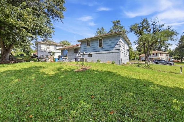 6000 E 95th Terrace, Kansas City, MO 64134