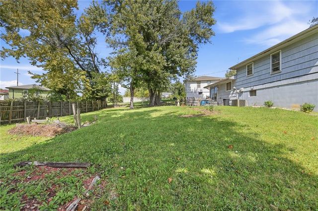 6000 E 95th Terrace, Kansas City, MO 64134