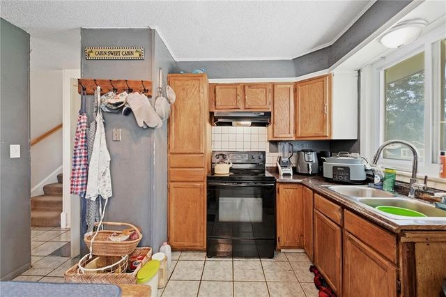 6000 E 95th Terrace, Kansas City, MO 64134